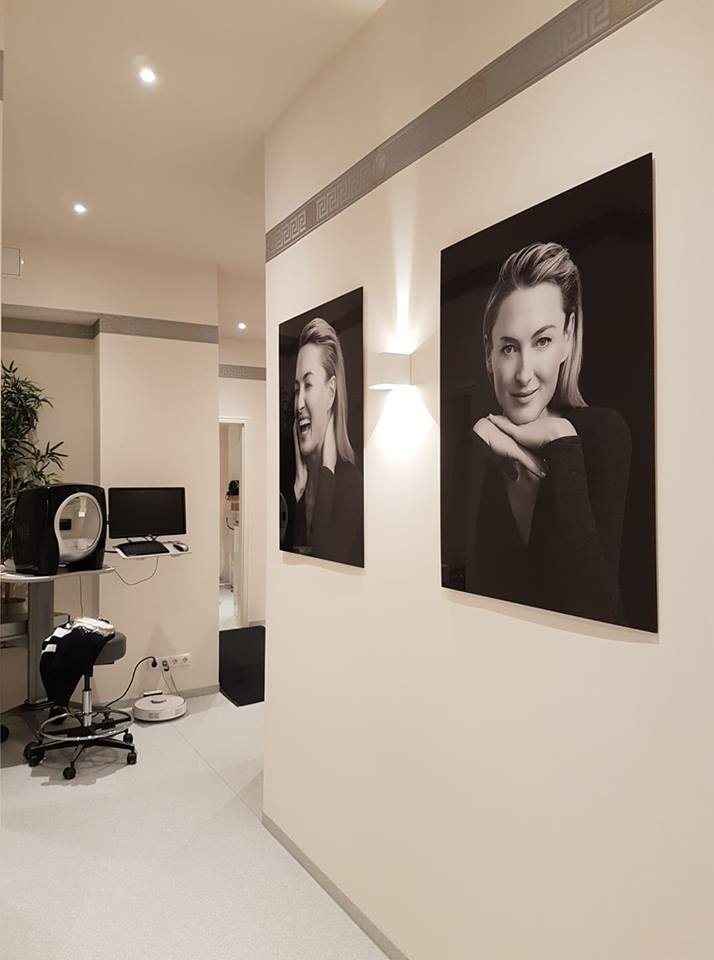 Behandlungsbereich mit VISIA Hautanalyse-Gerät bei REVIDERM skinmedics wien in 1010 Wien