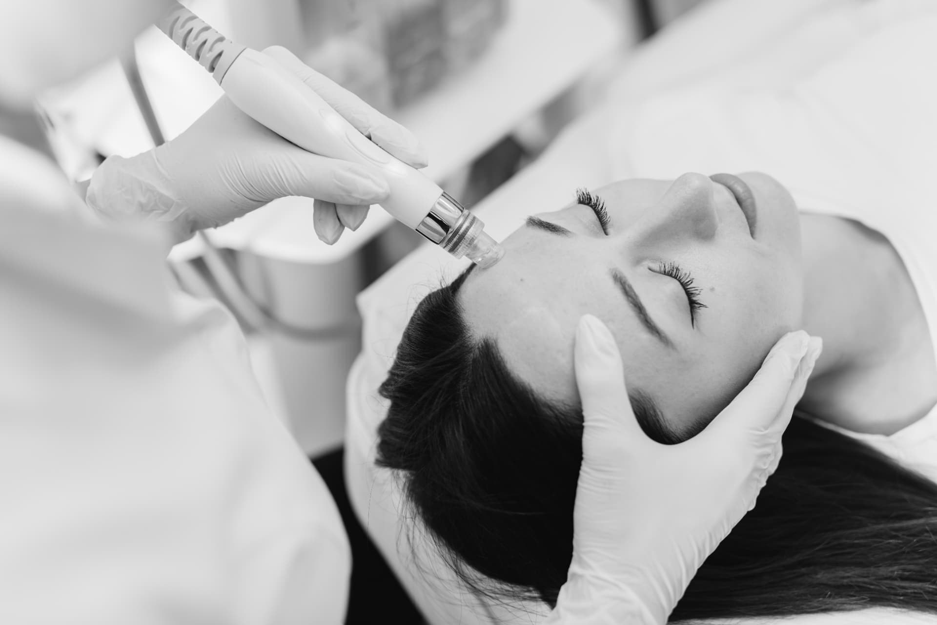 Dermaclear Hydrofacial – AquaFacial Tiefenreinigung bei REVIDERM skinmedics wien, 1010 Wien